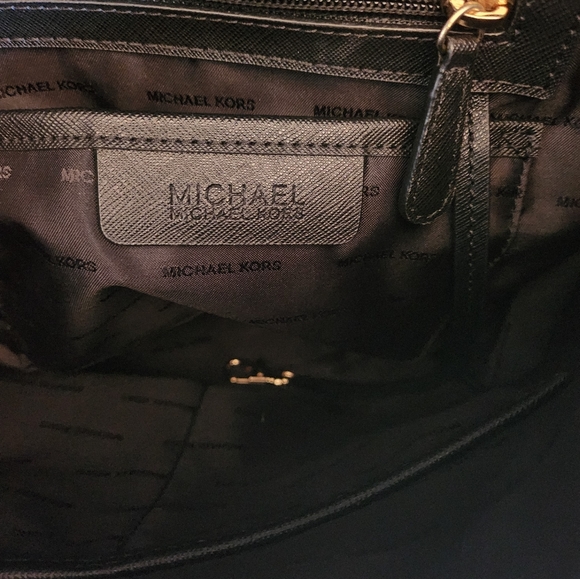 COPY - Micheal Kors Shoulder Bag - Picture 7 of 11